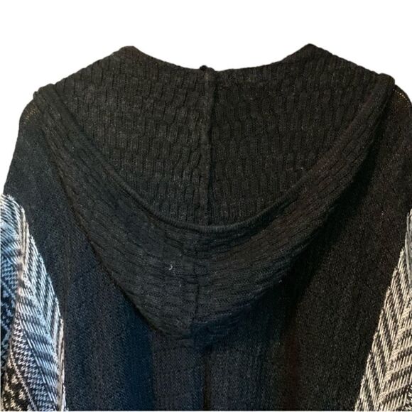 Garage wool blend poncho sweater. Size xs/s - Picture 4 of 9